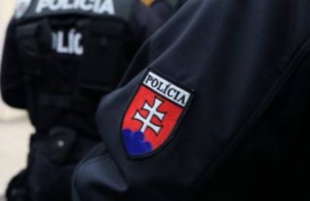 Foto: V obci Čaklov sa muž policajtom vyhrážal, že ich zabije. Nožom ohrozoval aj svoju ženu