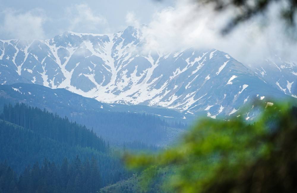 Foto: Český turista spadol počas výstupu na Lomnický štít, poranil si rameno