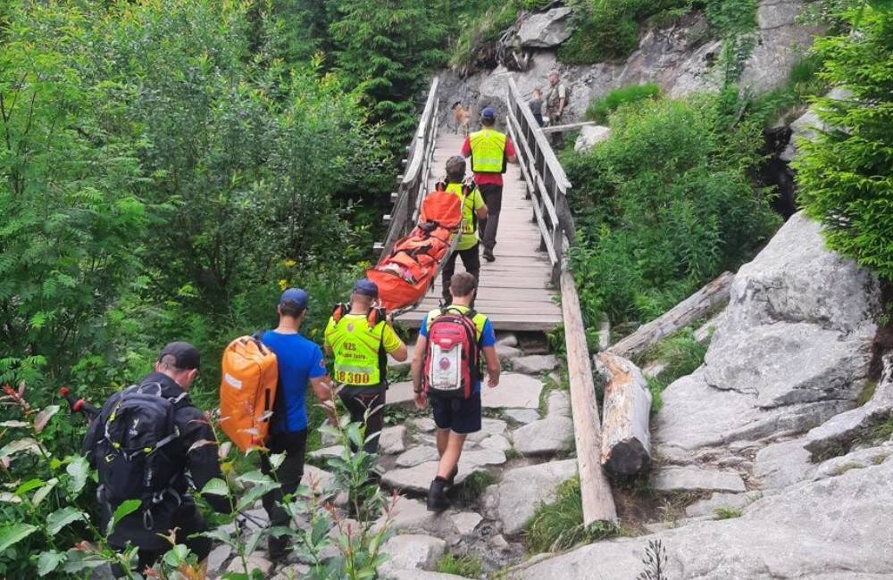 FOTO: Nemecká turistka si zranila členok počas prechádzania popri Obrovskom vodopáde