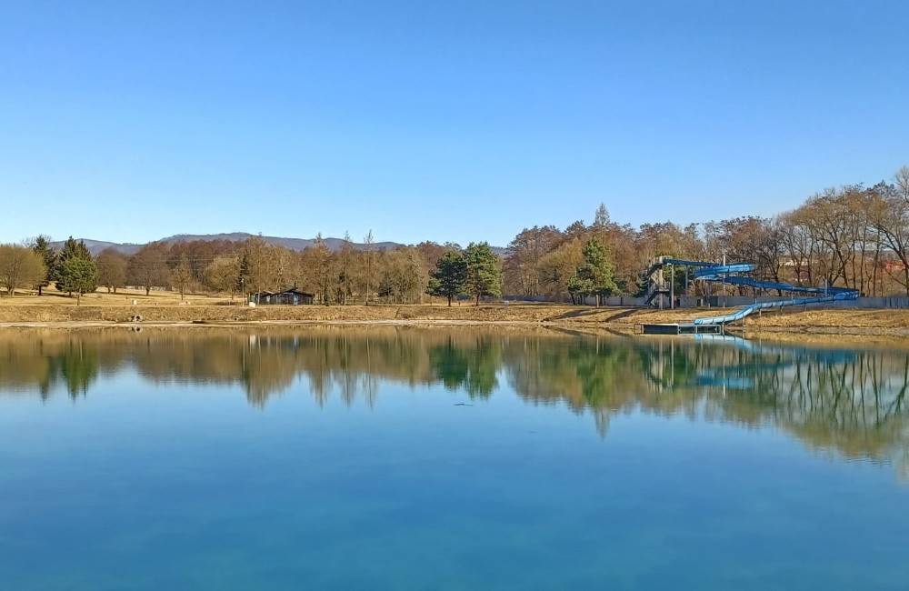 Foto: Prírodné kúpalisko Delňa v Prešove je dočasne zatvorené, dôvodom je pretrvávajúce nepriaznivé počasie 