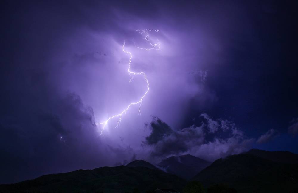 Foto: Meteorológovia vydali pre okres Levoča a Prešov výstrahy prvého stupňa pred búrkami