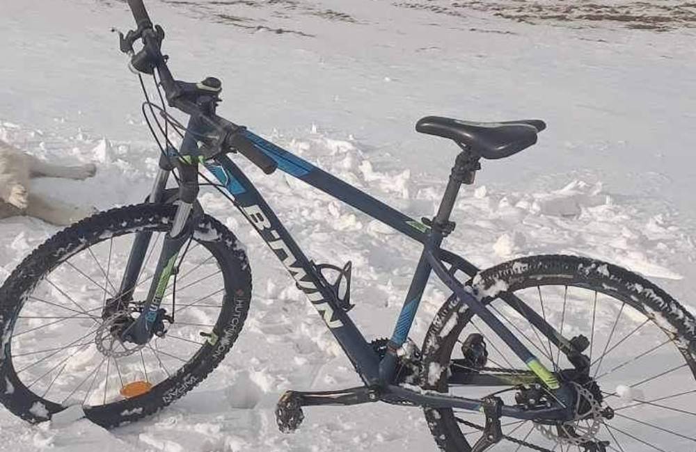 Foto: Pred Tatranskou mliekarňou v Kežmarku bol odcudzený bicykel. Nevideli ste ho?