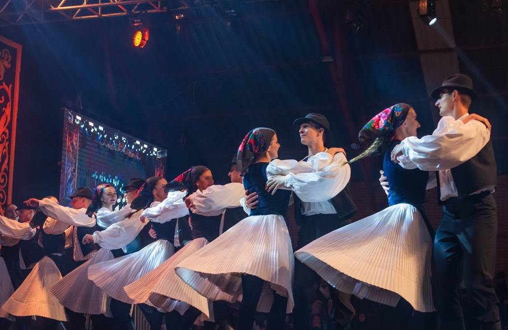 FOTO: Popradský folklórny súbor Vagonár získal na majstrovstvách sveta v Brazílii palmu víťazstva