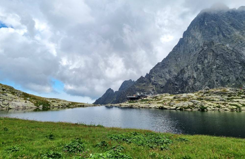 Foto: Starší český turista padal v Tatrách niekoľko metrov, potom začal kolabovať. Pád zavinila zlomená palička