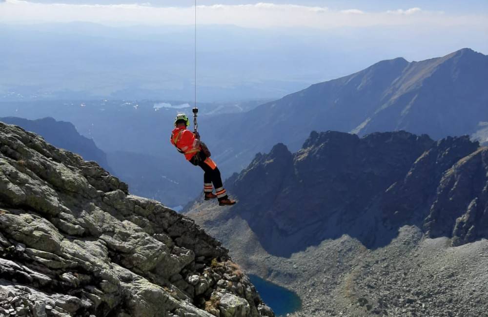 FOTO: Tragédia pod Vysokou. Poľský turista neprežil 50-metorvý pád, jeho kamarát nedokázal sám zostúpiť