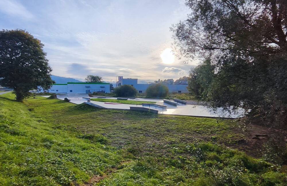 Foto: Pozrite si, ako vyzerá nový skatepark v Starej Ľubovni. Aktuálne je už otvorený pre verejnosť