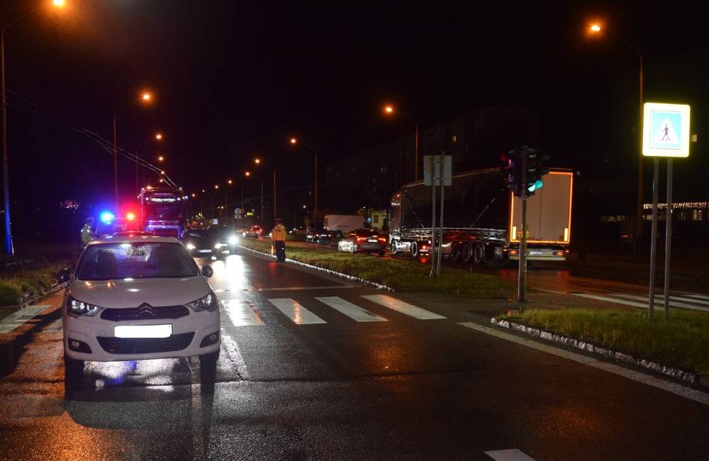 Foto: Polícia prosí Prešovčanov o pomoc pri vyšetrovaní piatkovej nehody, následkom ktorej zahynula chodkyňa