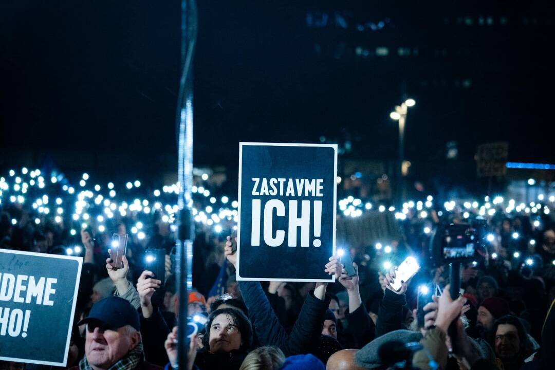 Foto: Opozičné protesty pokračujú vo štvrtok aj v Prešove a v Poprade