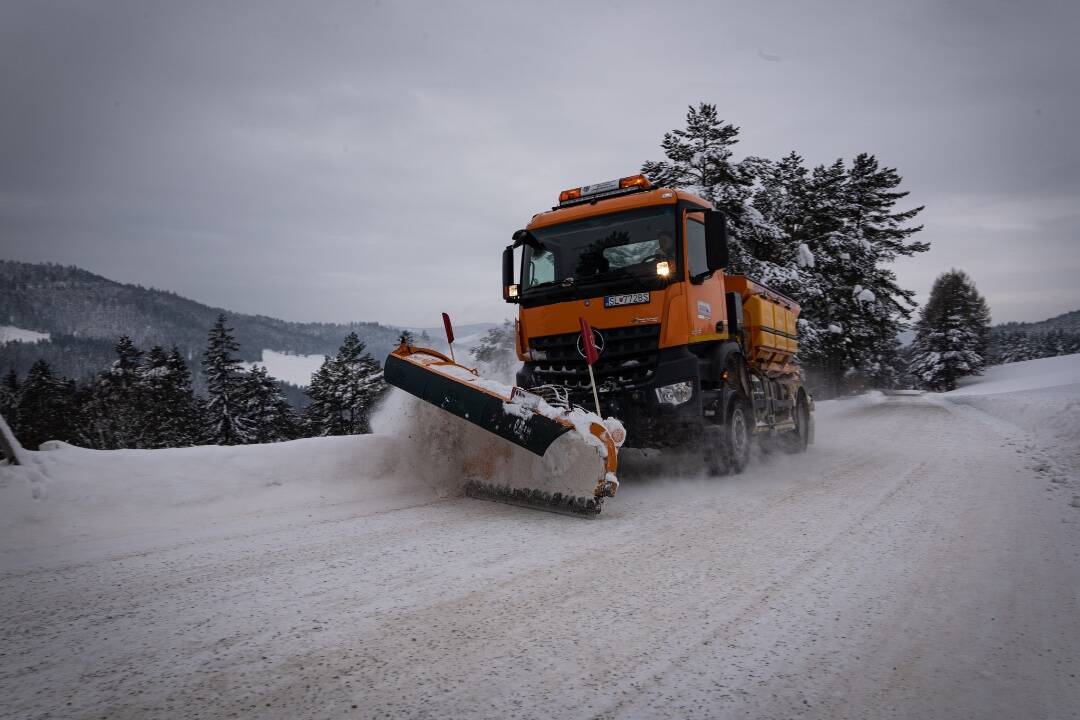 Foto: Správa a údržba ciest PSK vyslala za posledných 24 hodín do terénu 116 mechanizmov