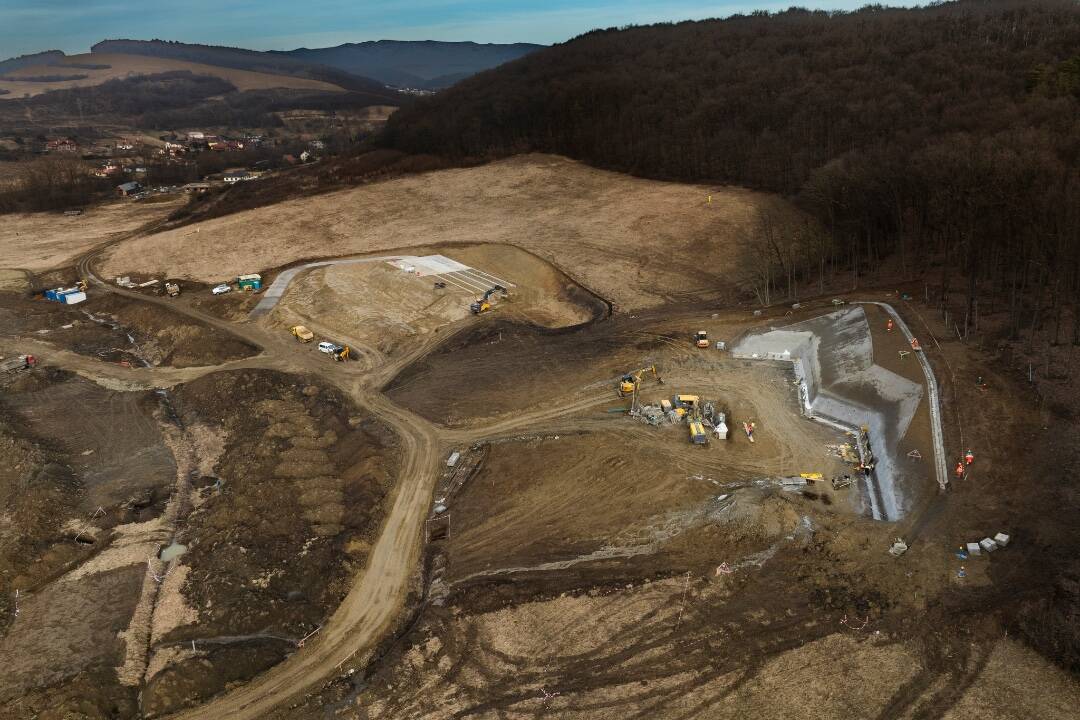 Foto: Práce na severnom obchvate Prešova pokračujú v plnom prúde, aktuálne sa pripravuje terén pre tunel Okruhliak