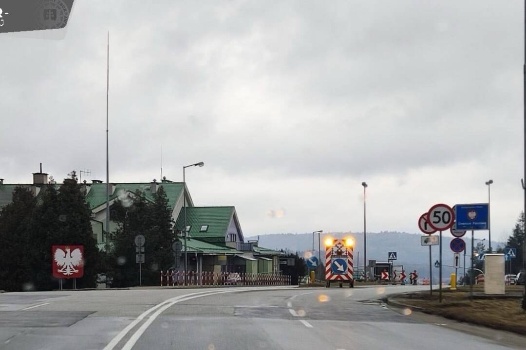 Foto: Poľskí farmári oddnes zintenzívnia protesty v blízkosti obce Vyšný Komárnik