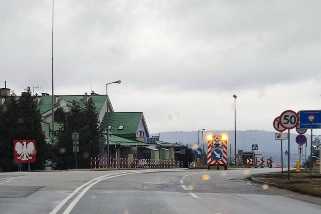 Foto: Poľskí farmári plánujú blokovať hraničný priechod Vyšný Komárnik – Barwinek až do konca marca