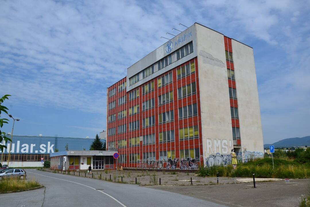 Foto: V Prešove vyrastie nové nákupné centrum. Z budovy niekdajšieho závodu ZPA Křižík bude bytový dom