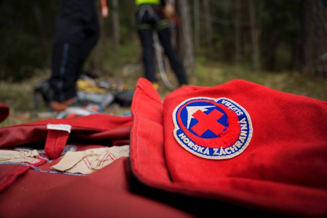 Foto: Turistka sa po pošmyknutí v Malej Studenej doline zranila. Potrebovala pomoc horských záchranárov