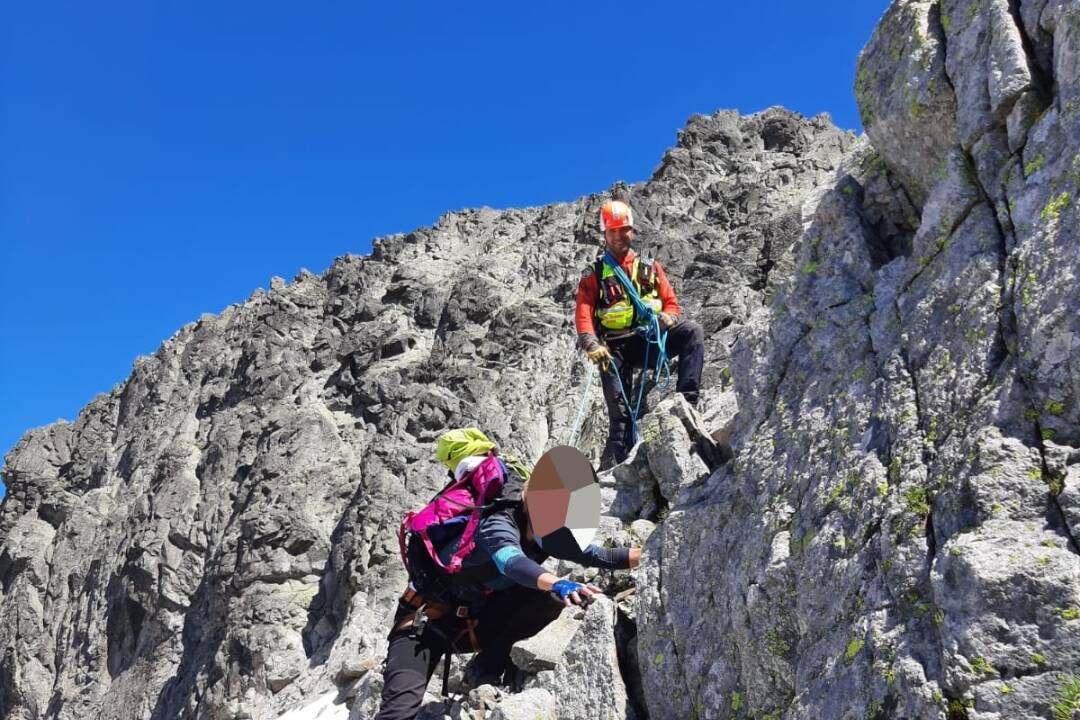 Foto: Turistka uviazla vo Vysokých Tatrách: Záchrannú akciu komplikovalo zlé počasie, na mieste musela prečkať noc