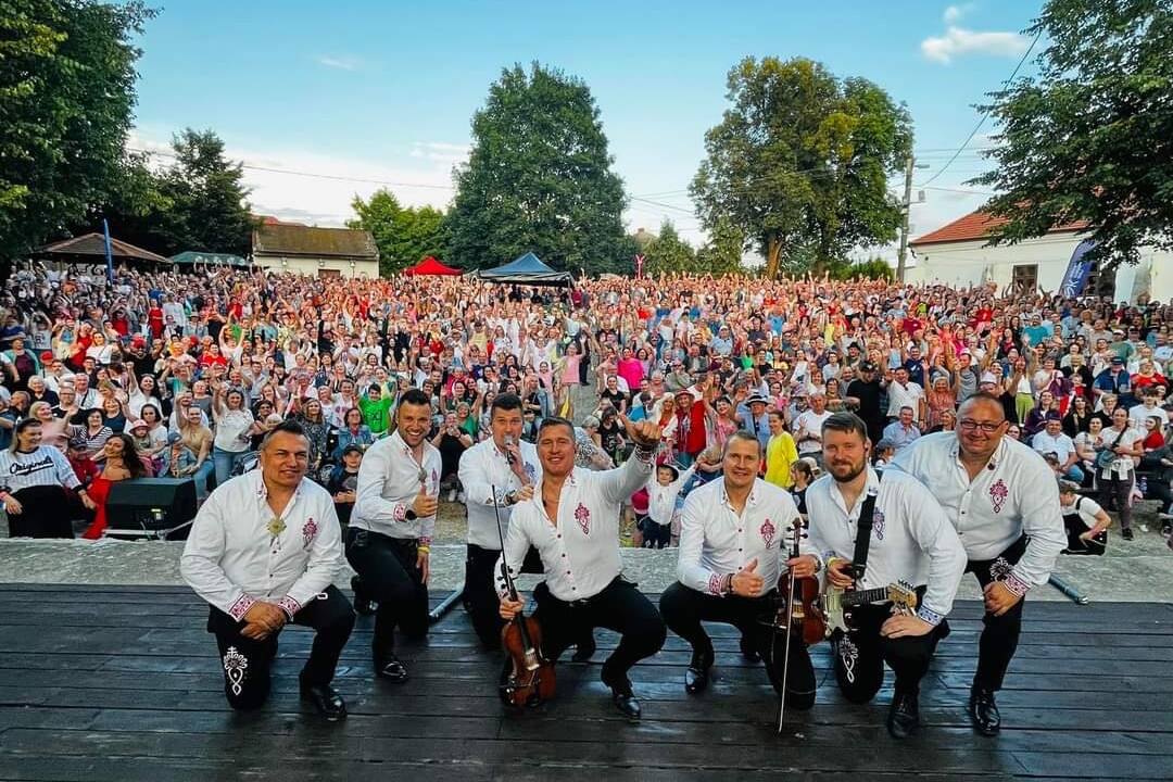 Foto: Hudobníci Kollárovci sú na letnú sezónu pripravení