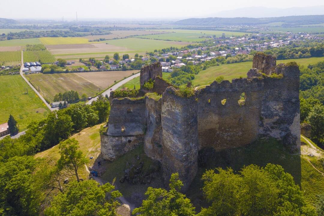 Foto: Hrad Čičva prechádza rozsiahlou rekonštrukciou. Cieľom je zvýšiť atraktivitu územia pre turistov