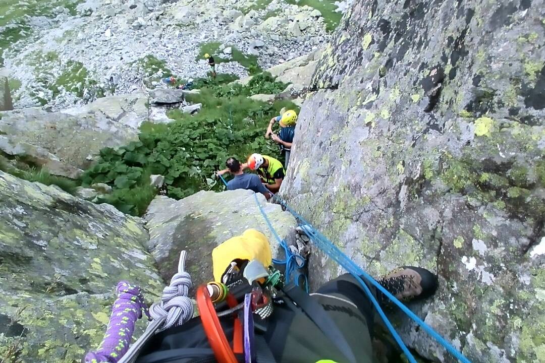 Foto: Nemecký turista pod Huncovským štítom stratil orientáciu a uviazol. Potreboval pomoc horských záchranárov