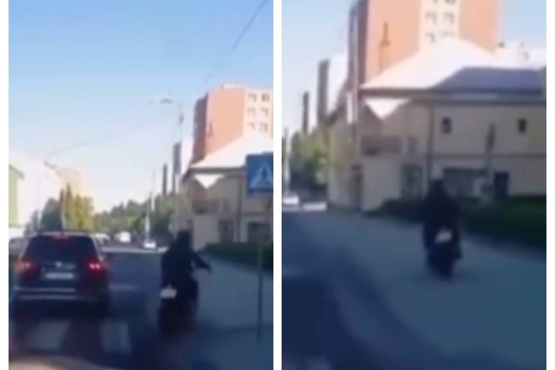 Foto: VIDEO: Motorkár sa rozhodol obehnúť autá po chodníku. Vyšiel naň priamo z priechodu pre chodcov