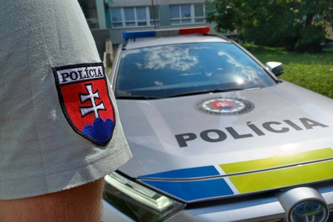 Foto: Policajná kontrola odhalila nezodpovedných vodičov: Vyše 50 bolo pod vplyvom alkoholu, 99 používalo mobil za volantom