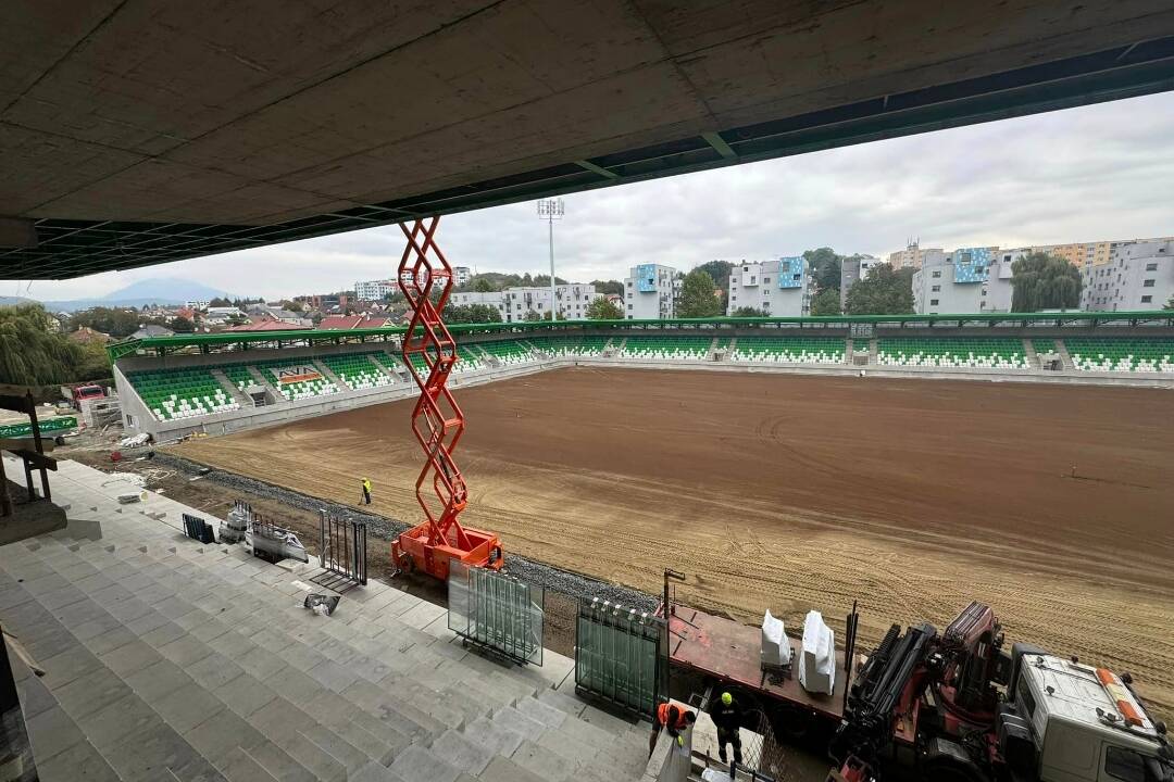 FOTO: Nový prešovský štadión rastie pred očami, Tatran Aréna čoskoro s novým trávnikom