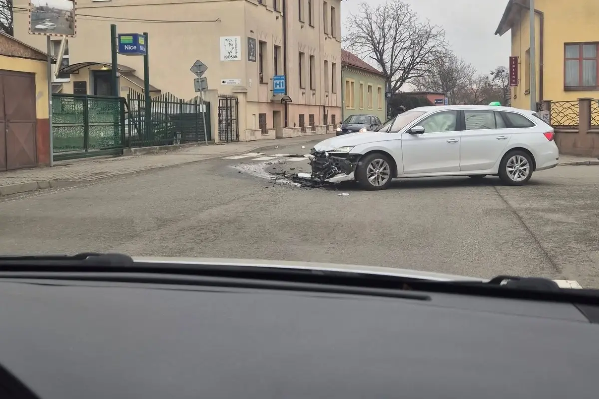 Foto: V Prešove došlo k dopravnej nehode, tvorili sa kolóny