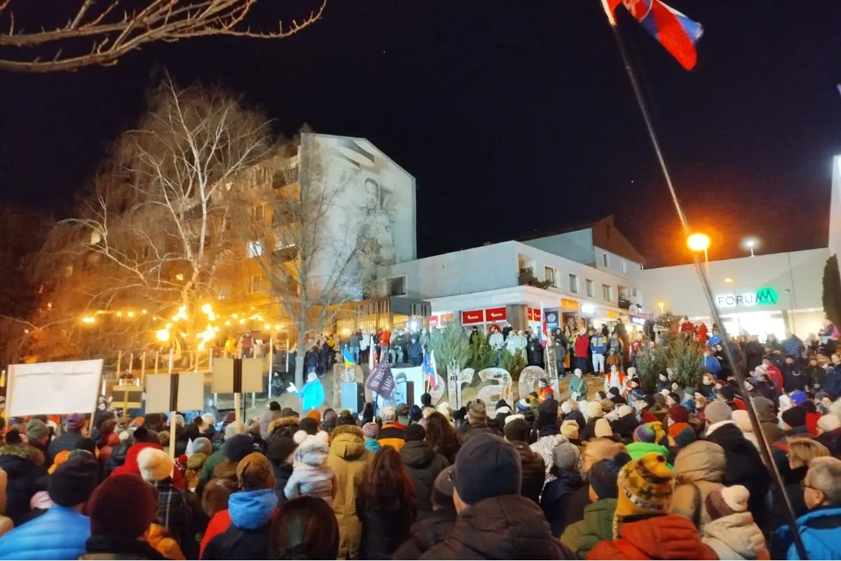 Foto: FOTO+VIDEO: Ani Prešovskému kraju nie je ľahostajná budúcnosť Slovenska. Zhromaždenia prebehli vo viacerých mestách