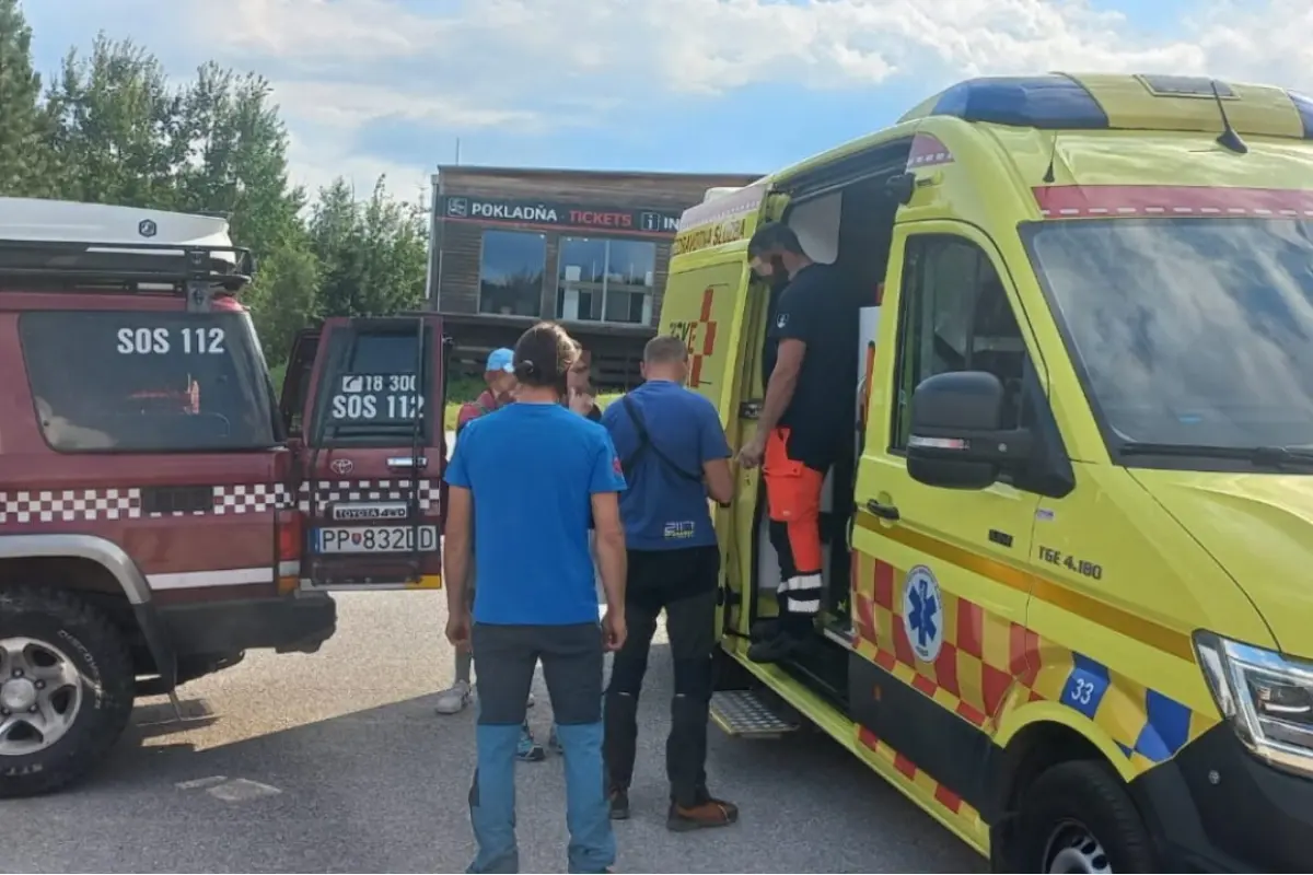 Foto: Na túre vo Vysokých Tatrách si 11-ročné dievča pri páde poranilo ruku, na pomoc prišli horskí záchranári