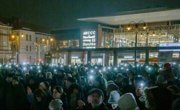 Na utorkových protestoch v slovenských mestách opäť prekvapila vysoká účasť. Konali sa aj v Prešove a Poprade