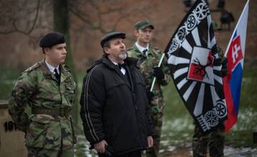 Ficov atentátnik chválil Slovenských brancov, písal aj o bezočivých cigánoch. Odrazu otočil a protestoval proti nemu