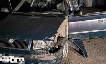 V okrese Poprad využil páchateľ neuzamknuté auto, v ktorom boli kľúče. Narazil do iného vozidla a odišiel