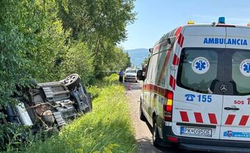 Polícia obvinila vodiča, ktorý po čelnej zrážke dvoch áut pri Snine nafúkal 2,5 promile alkoholu