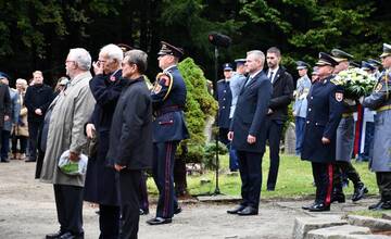 Ako vyzerali nedeľné oslavy 80. výročia Karpatsko-duklianskej operácie vo Svidníku a na Dukle? 