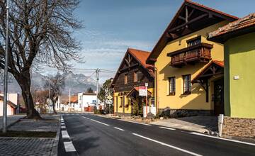 FOTO: Vo Veľkom Slavkove opravili cesty a chodníky za 360-tisíc eur: Obyvatelia čakali roky