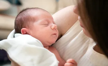 Aké mená bábätiek sú tento rok najpopulárnejšie? Do rebríčka sa prebojovali aj tie netradičné