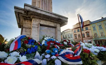 Symboly komunizmu rozdeľujú Slovensko, po Košiciac aj Prešovčania podpisujú petíciu za odstránenie kosáka a kladiva