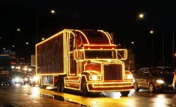 Vianočný Coca-Cola kamión rozžiari metropolu východu. Santa Claus poteší veľkých aj malých