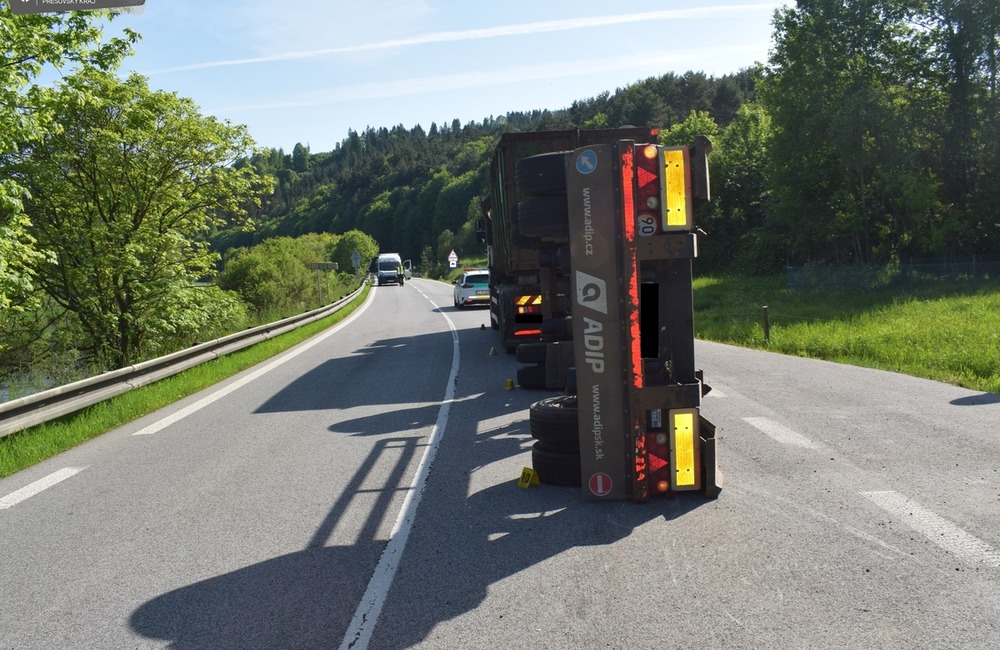 FOTO: Polícia hľadá svedkov dopravnej nehody , foto 2