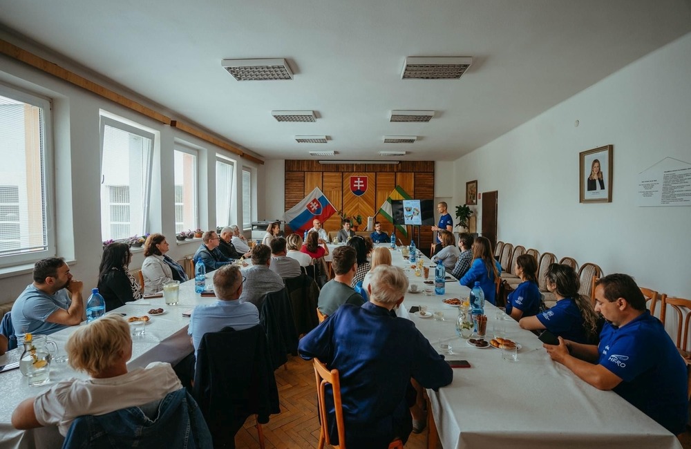 FOTO: V Zborove napredujú práce súvisiace s výstavbou rodinných domov, foto 1