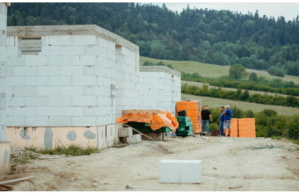 FOTO: V Zborove napredujú práce súvisiace s výstavbou rodinných domov, foto 5