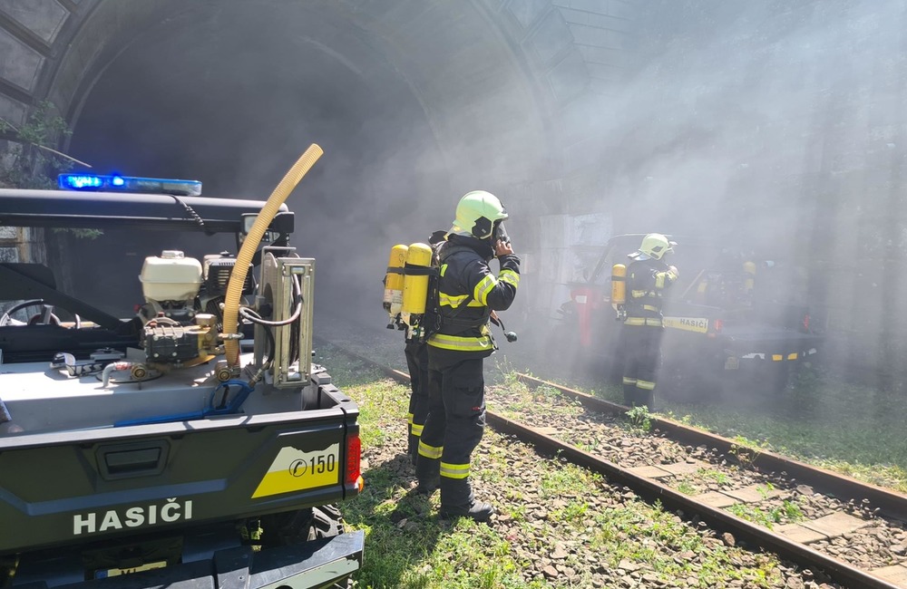 FOTO: Humenskí hasiči preskúšali svoje sily na medzinárodnom cvičení v Poľsku, foto 14