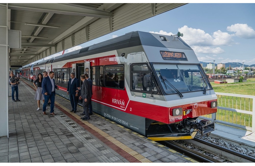 FOTO: Vo Vysokých Tatrách pribudne až 15 zmodernizovaných električiek, foto 4