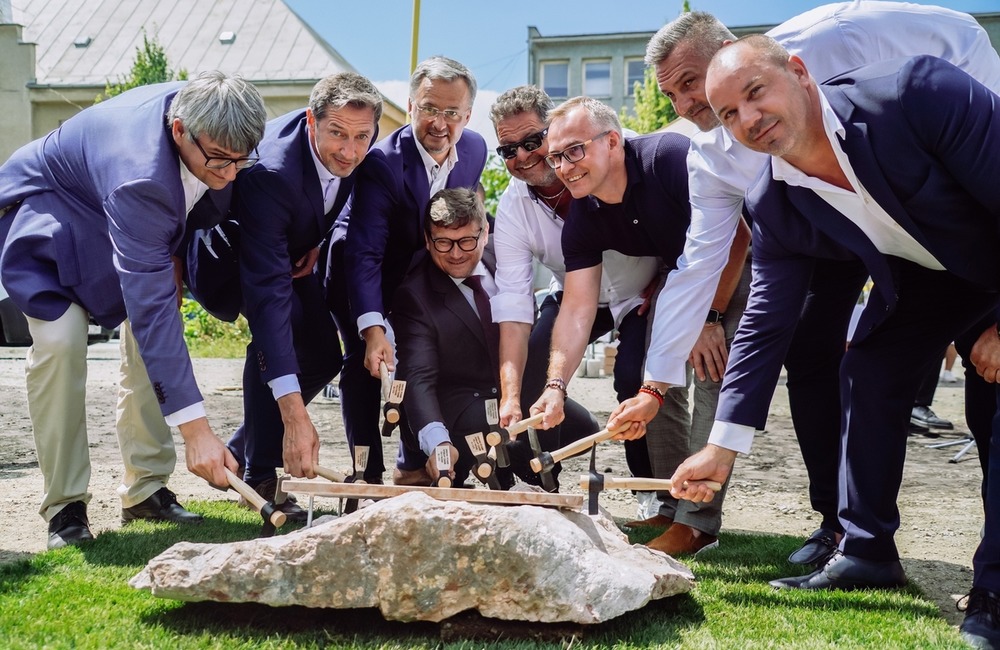 FOTO: V areáli prešovského futbalového štadióna sa konalo slávnostné začatie výstavby Futbal Tatran Arény , foto 1