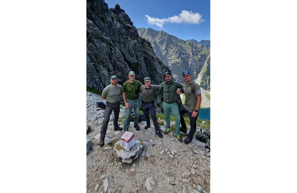 FOTO: Strážcovia národných parkov si počas víkendu posvietili na turistov pohybujúcich sa mimo značených chodníkov, foto 3