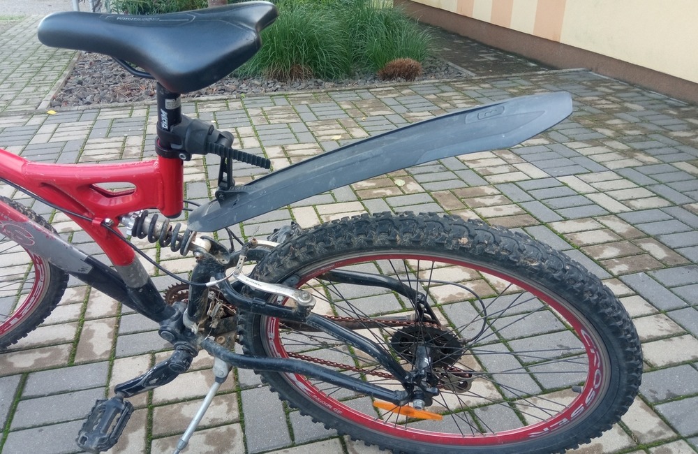 FOTO: Pri obecnom úrade Košarovce sa našiel bicykel, foto 2