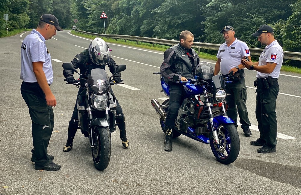 FOTO: Opití motorkári spôsobili v prvom polroku 20 nehôd. Polícia preto zvyšuje cestné kontroly, foto 6