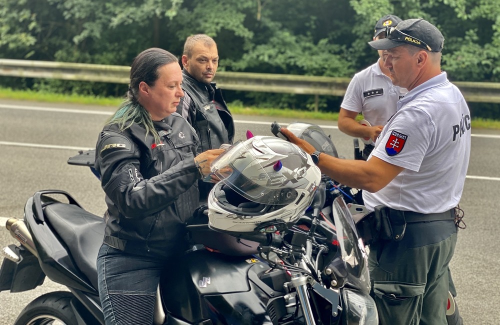 FOTO: Opití motorkári spôsobili v prvom polroku 20 nehôd. Polícia preto zvyšuje cestné kontroly, foto 8