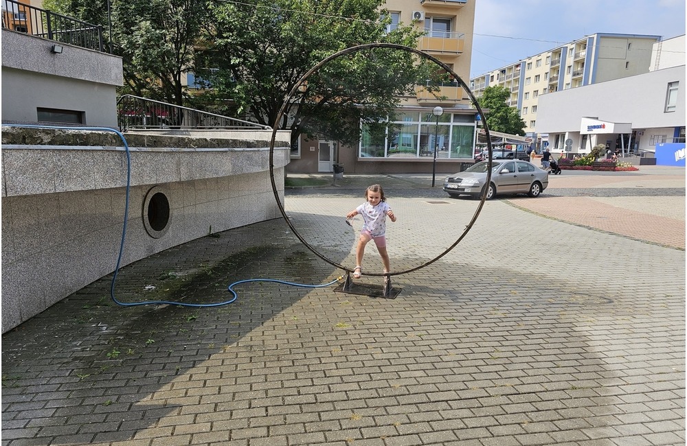 FOTO: Vodná hmla v Humennom bude spríjemňovať horúce dni, foto 2