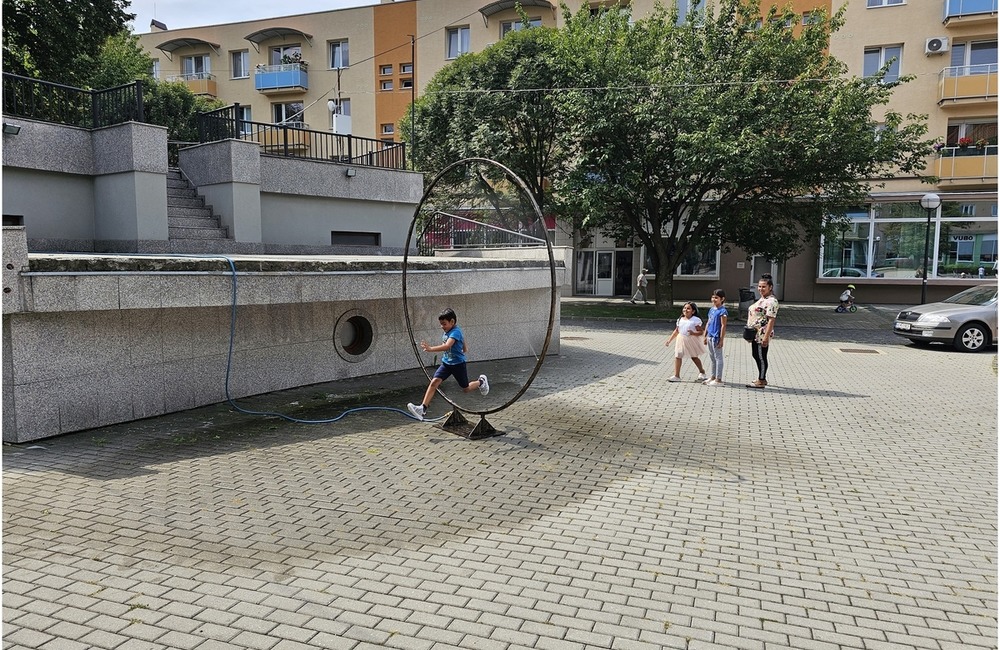 FOTO: Vodná hmla v Humennom bude spríjemňovať horúce dni, foto 4