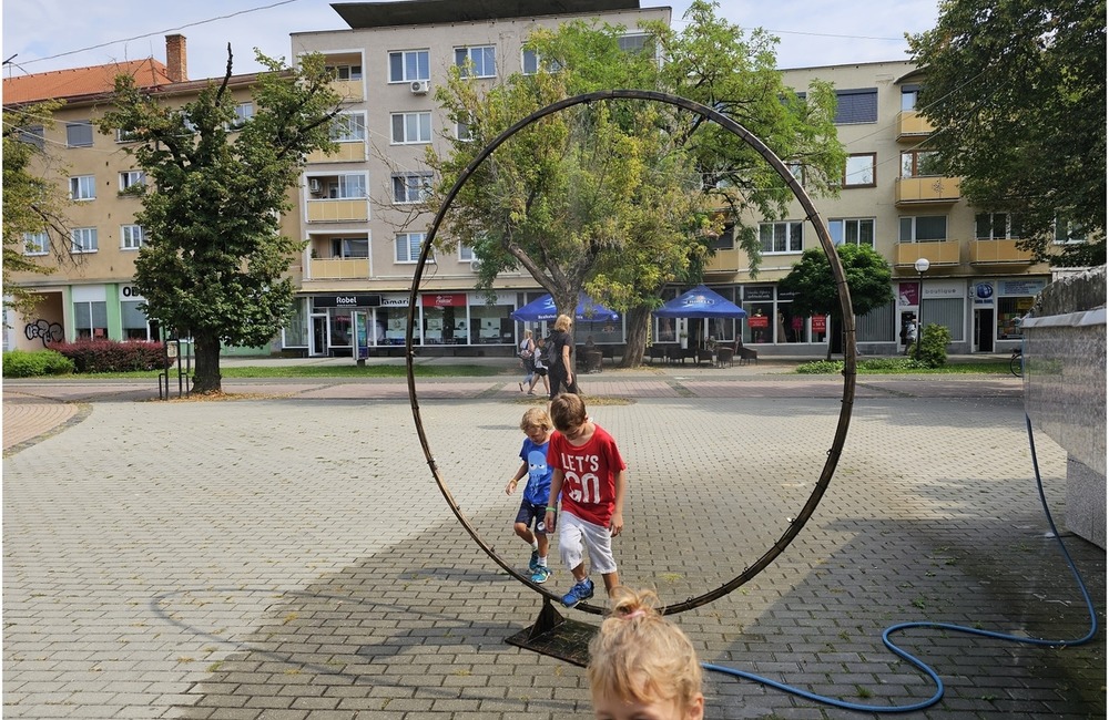 FOTO: Vodná hmla v Humennom bude spríjemňovať horúce dni, foto 5